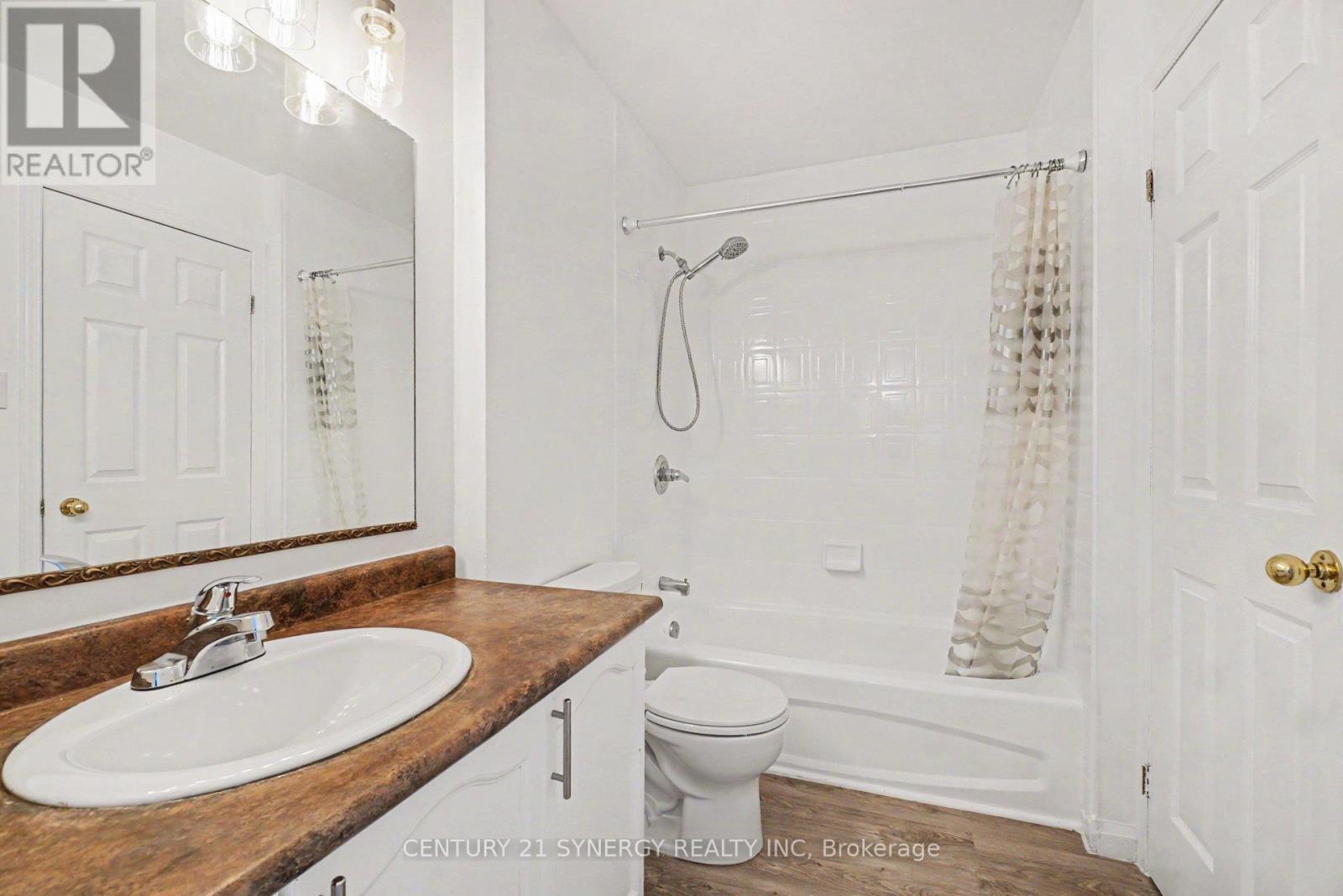 Upstairs Bathroom - 54 Meadowcroft Crescent, Ottawa, ON - Indoor Photo Showing Bathroom