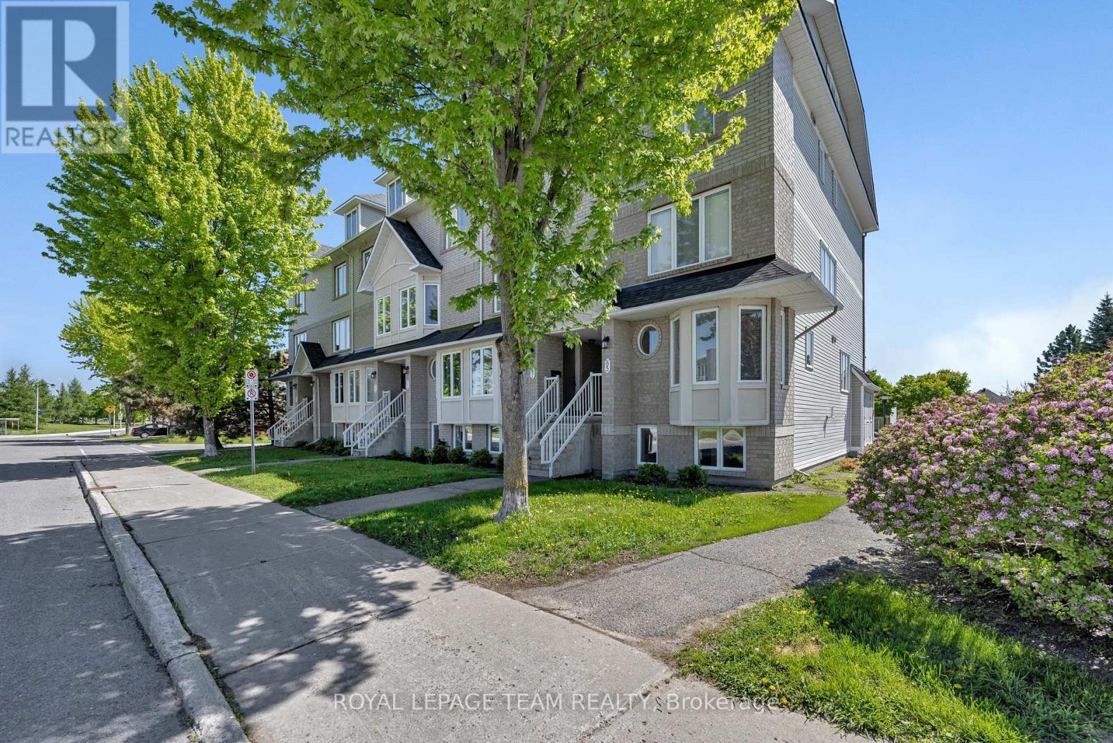 85 Cresthaven Drive, Ottawa, ON - Outdoor With Facade