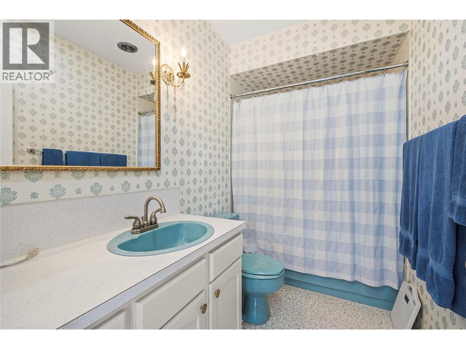 413 97A Highway, Sicamous, BC - Indoor Photo Showing Bathroom