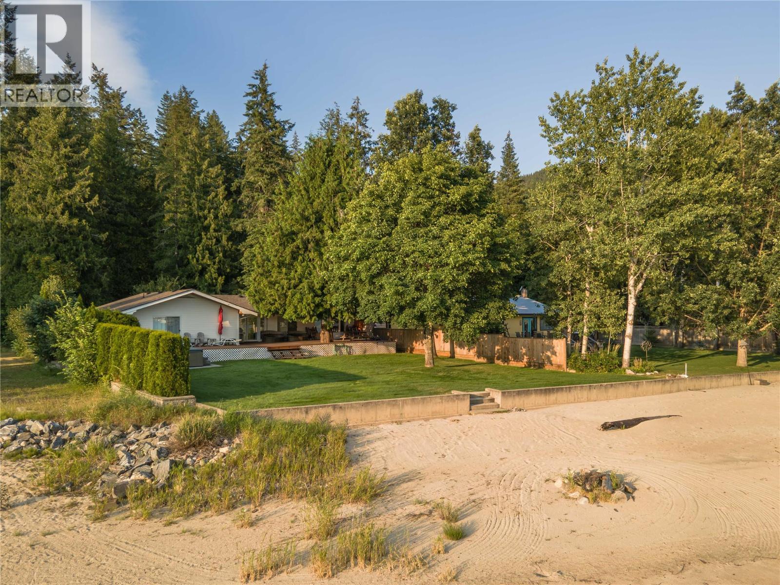 413 97A Highway, Sicamous, BC - Outdoor
