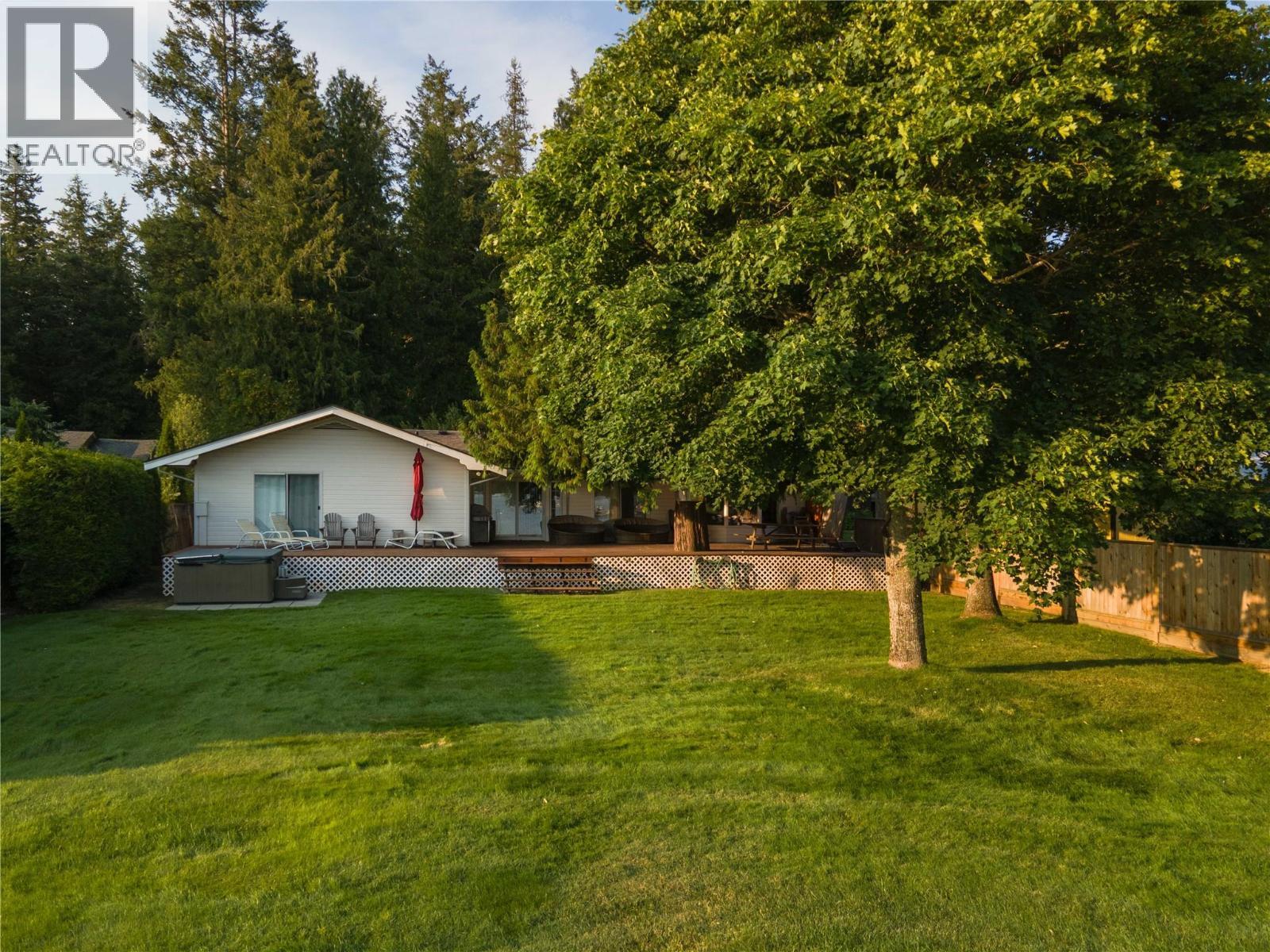 413 97A Highway, Sicamous, BC - Outdoor