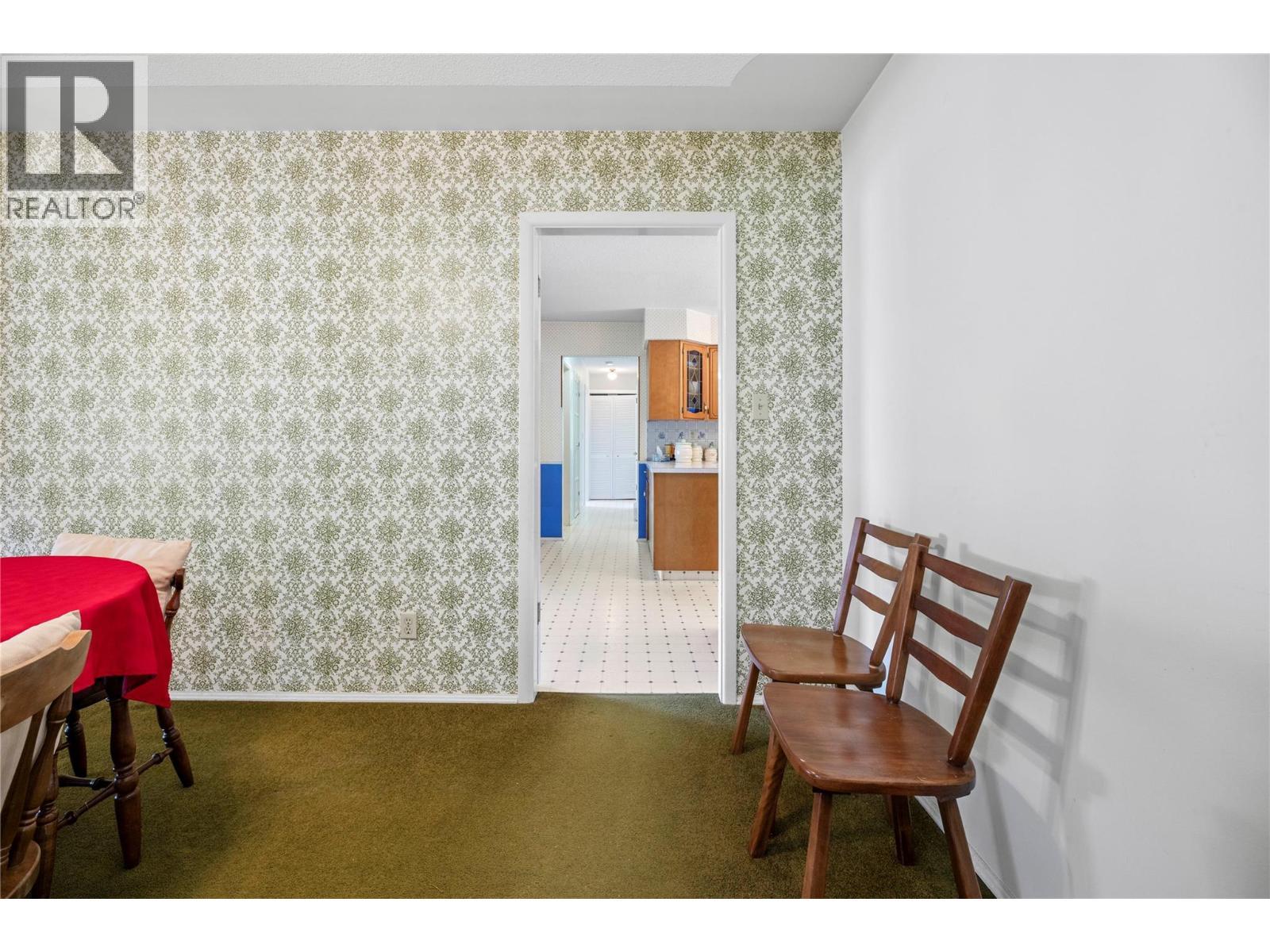 413 97A Highway, Sicamous, BC - Indoor Photo Showing Dining Room
