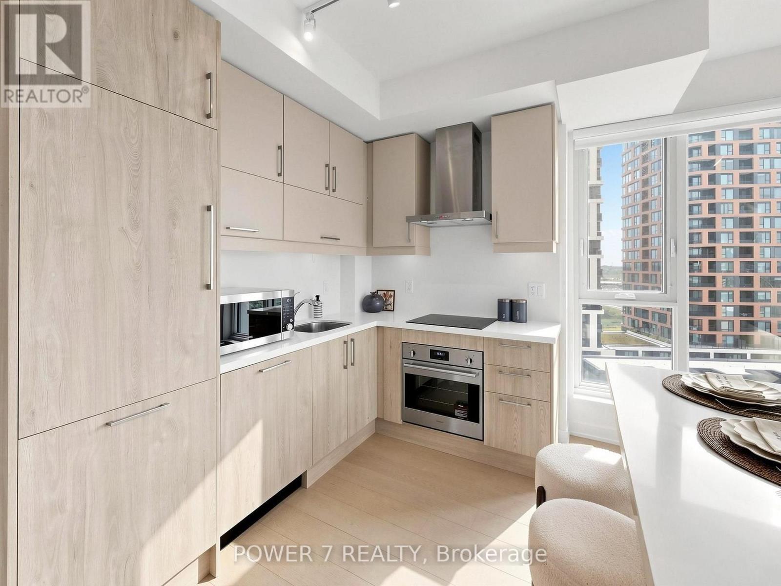 1612 - 292 Verdale Crossing, Markham, ON - Indoor Photo Showing Kitchen With Upgraded Kitchen