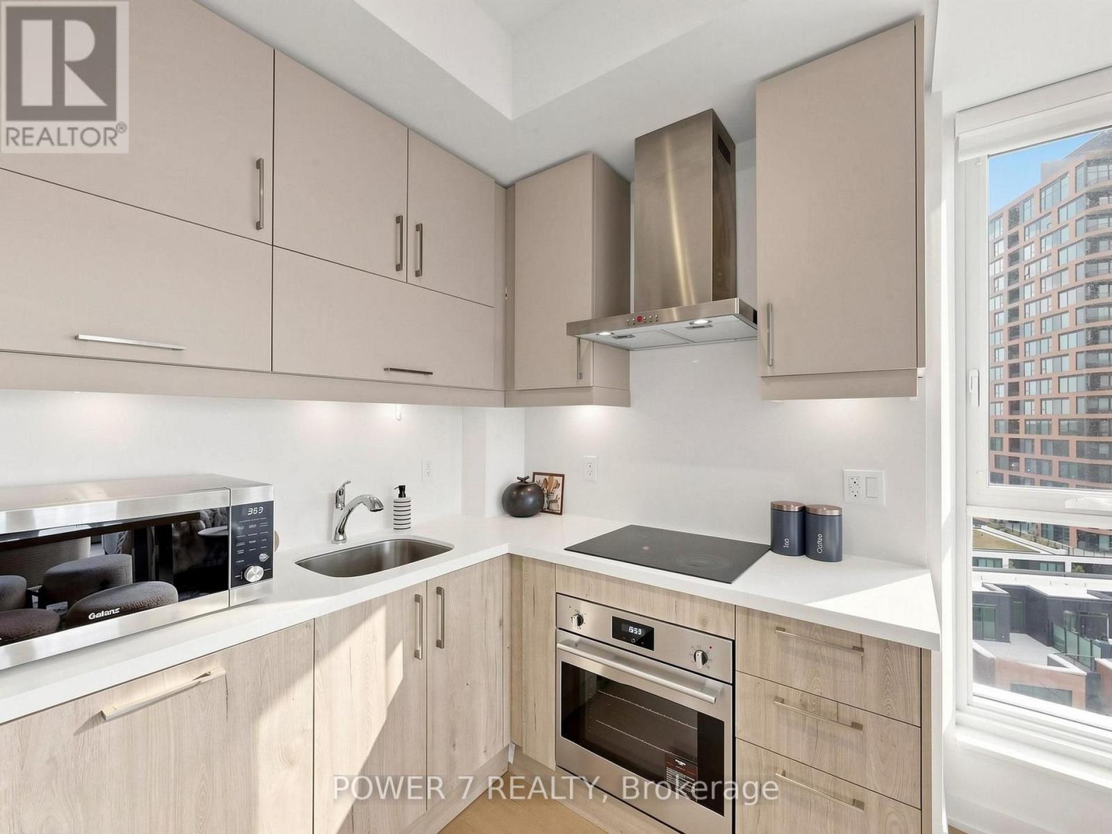 1612 - 292 Verdale Crossing, Markham, ON - Indoor Photo Showing Kitchen With Upgraded Kitchen