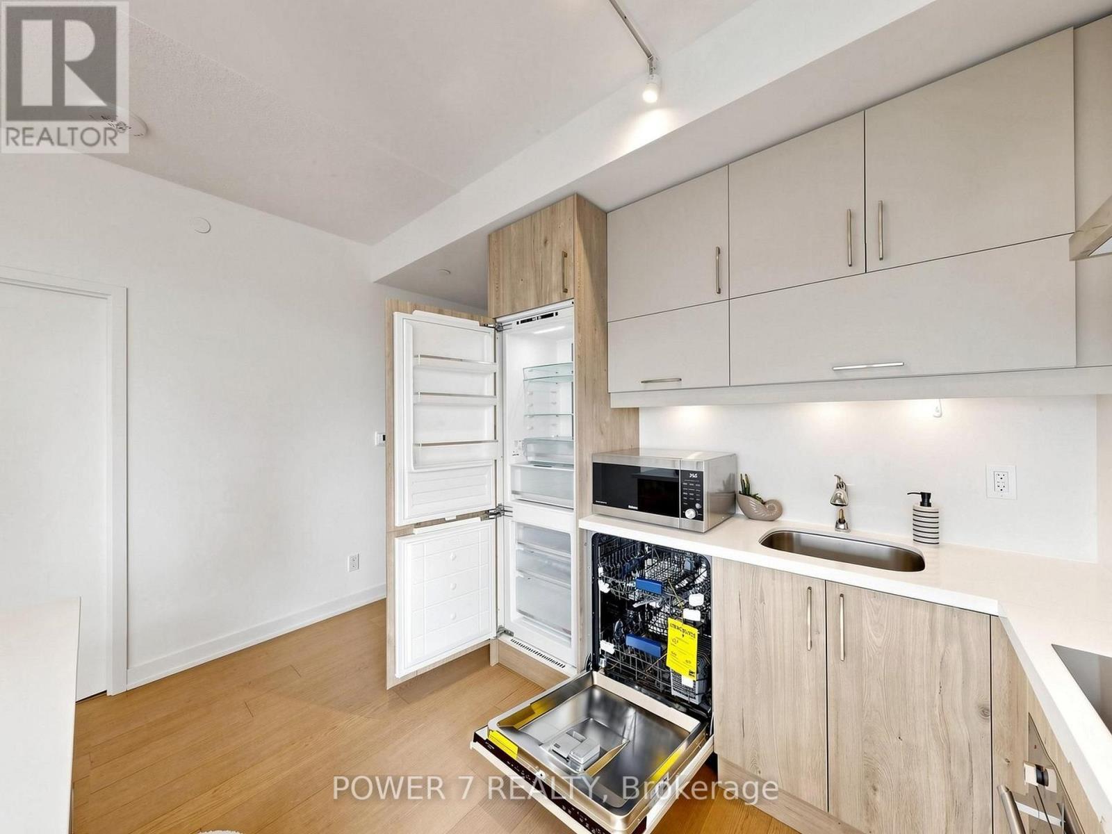 1612 - 292 Verdale Crossing, Markham, ON - Indoor Photo Showing Kitchen
