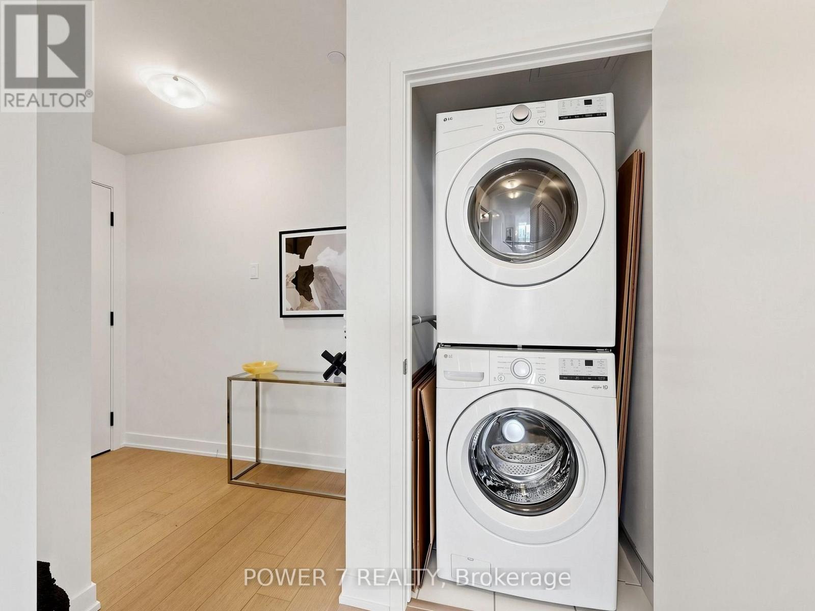 1612 - 292 Verdale Crossing, Markham, ON - Indoor Photo Showing Laundry Room