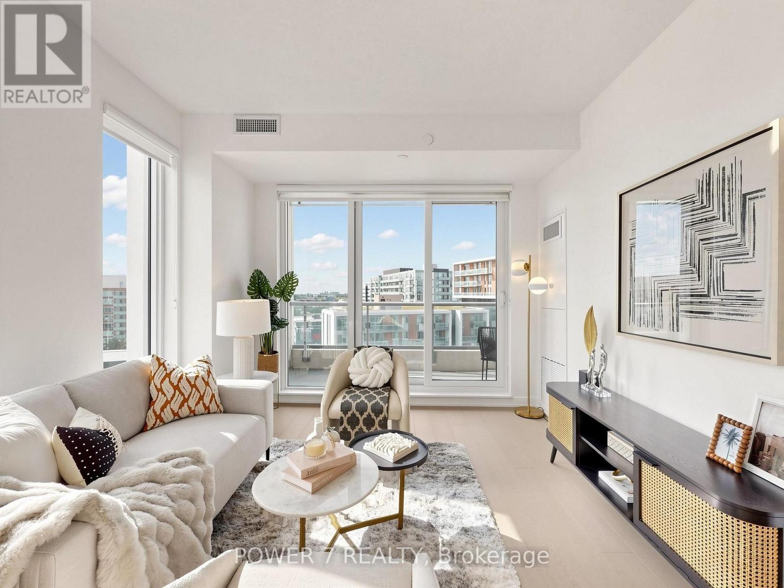 1612 - 292 Verdale Crossing, Markham, ON - Indoor Photo Showing Living Room