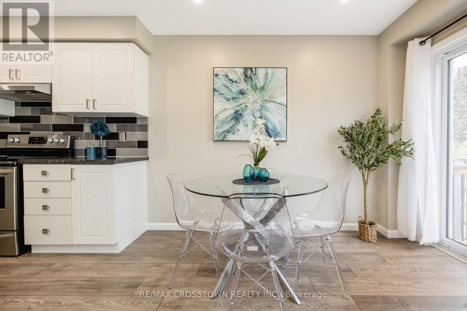 92 Cunningham Drive, Barrie, ON - Indoor Photo Showing Dining Room