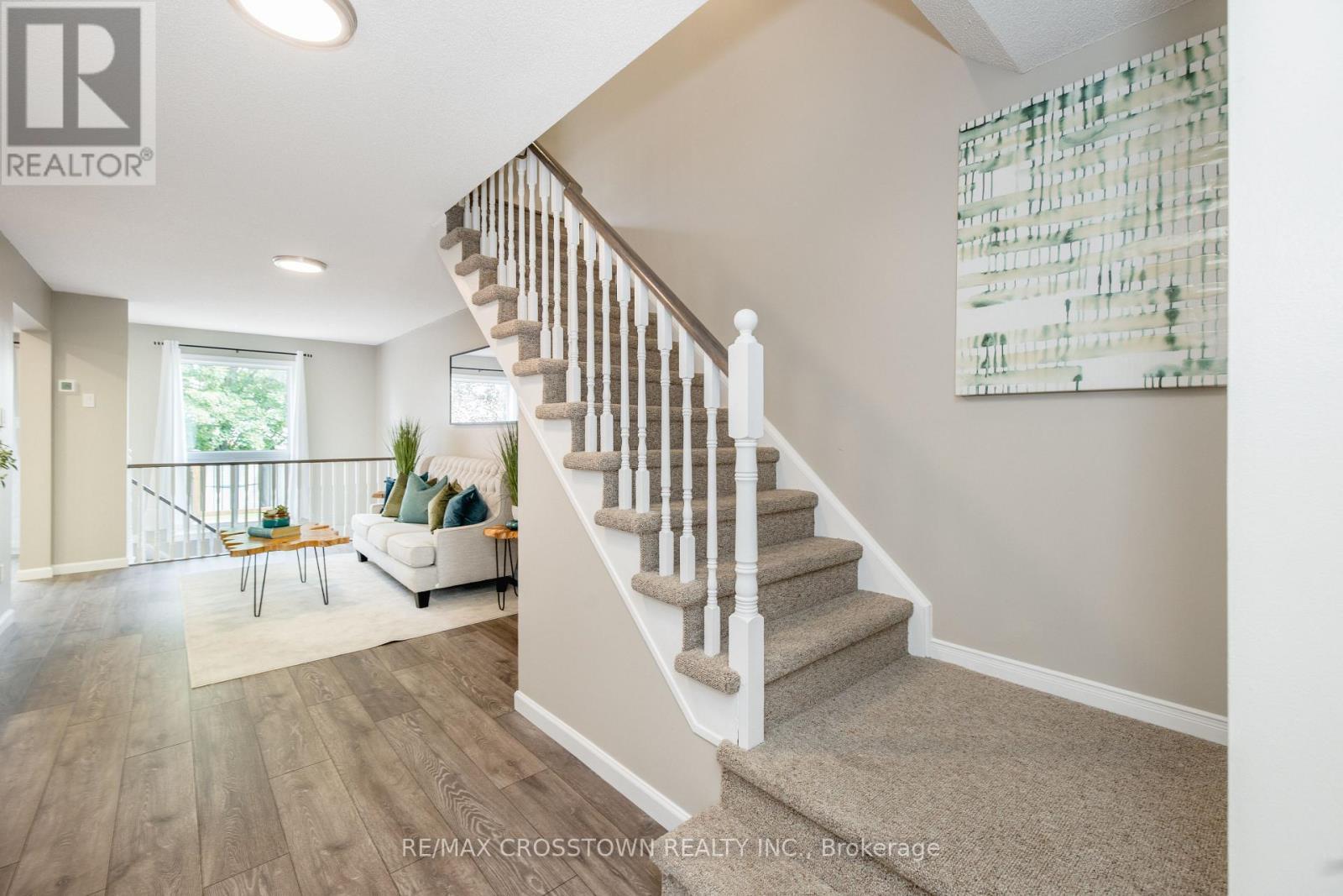 92 Cunningham Drive, Barrie, ON - Indoor Photo Showing Other Room