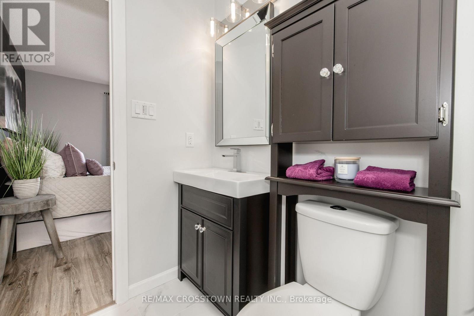 92 Cunningham Drive, Barrie, ON - Indoor Photo Showing Bathroom