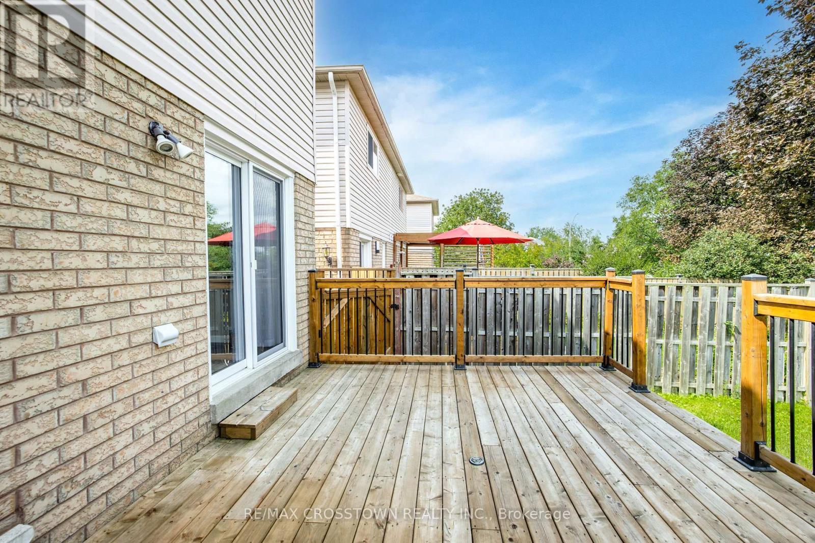 92 Cunningham Drive, Barrie, ON - Outdoor With Deck Patio Veranda With Exterior