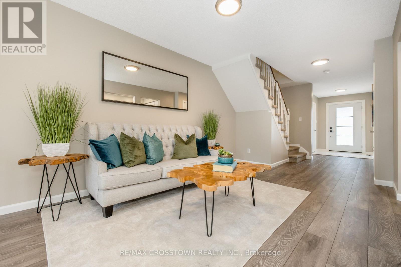 92 Cunningham Drive, Barrie, ON - Indoor