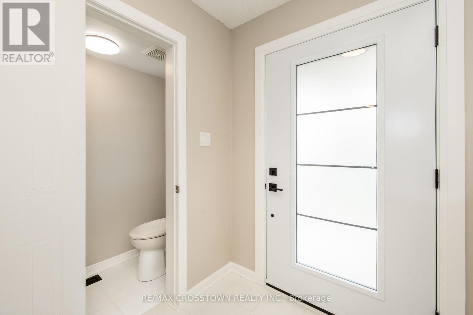 92 Cunningham Drive, Barrie, ON - Indoor