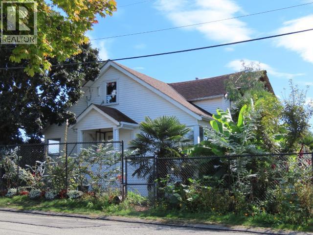 4538 Michigan Ave, Powell River, BC - Outdoor