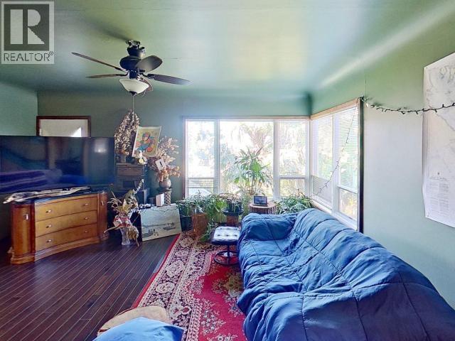 4538 Michigan Ave, Powell River, BC - Indoor