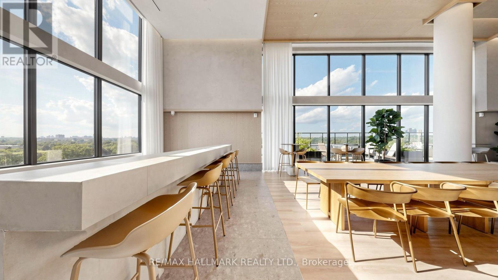 823 - 1050 Eastern Avenue, Toronto, ON - Indoor Photo Showing Dining Room