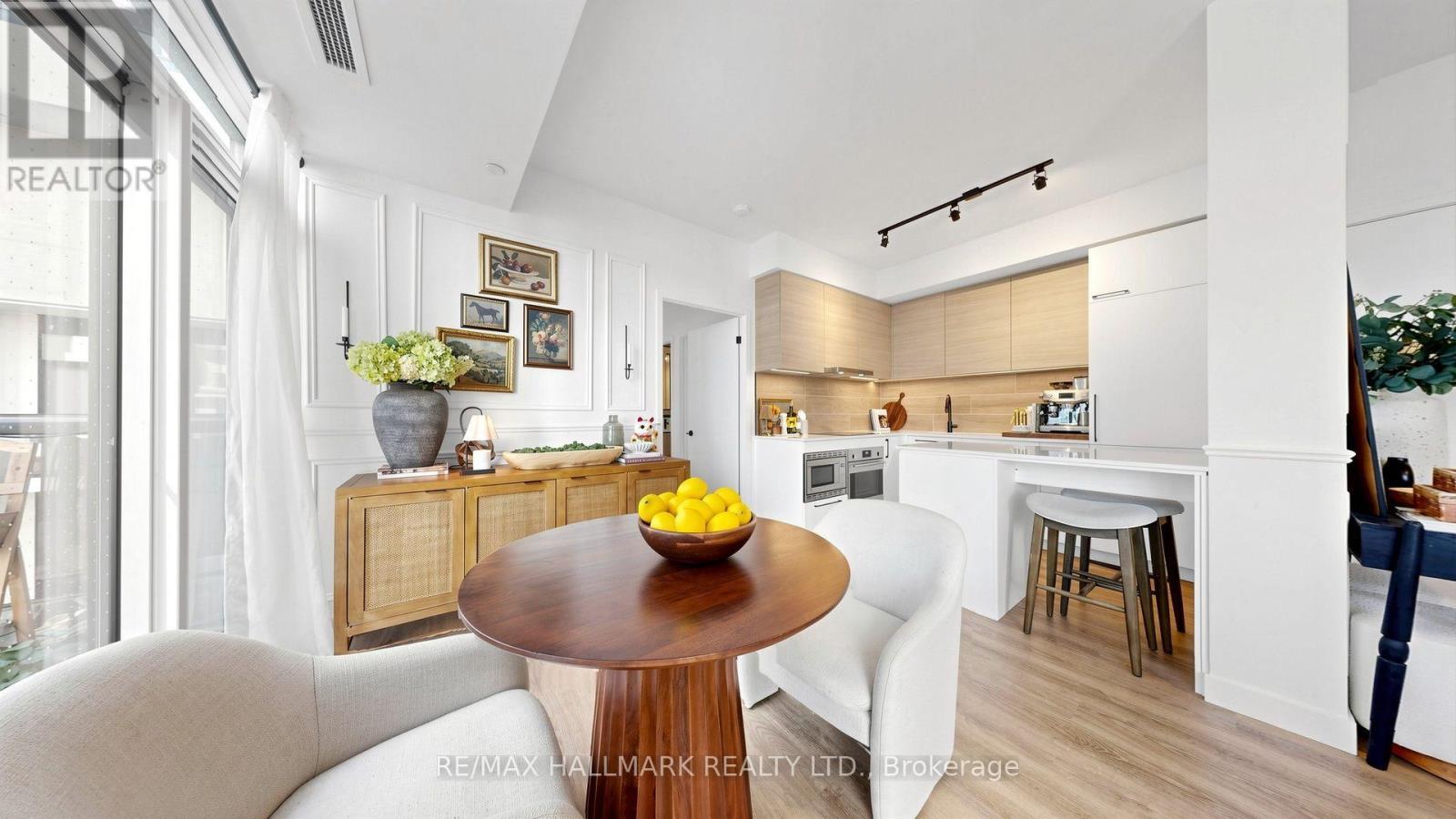 823 - 1050 Eastern Avenue, Toronto, ON - Indoor Photo Showing Dining Room