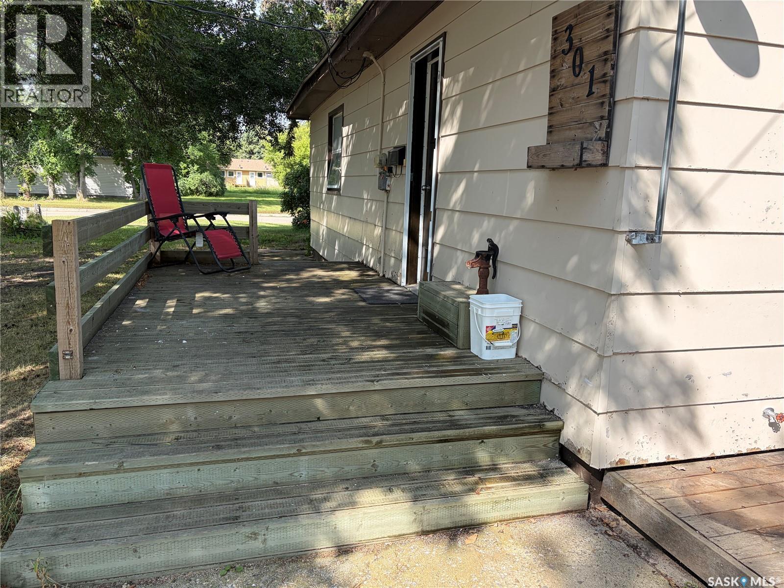 301 1St Avenue Se, Wadena, SK - Outdoor With Exterior
