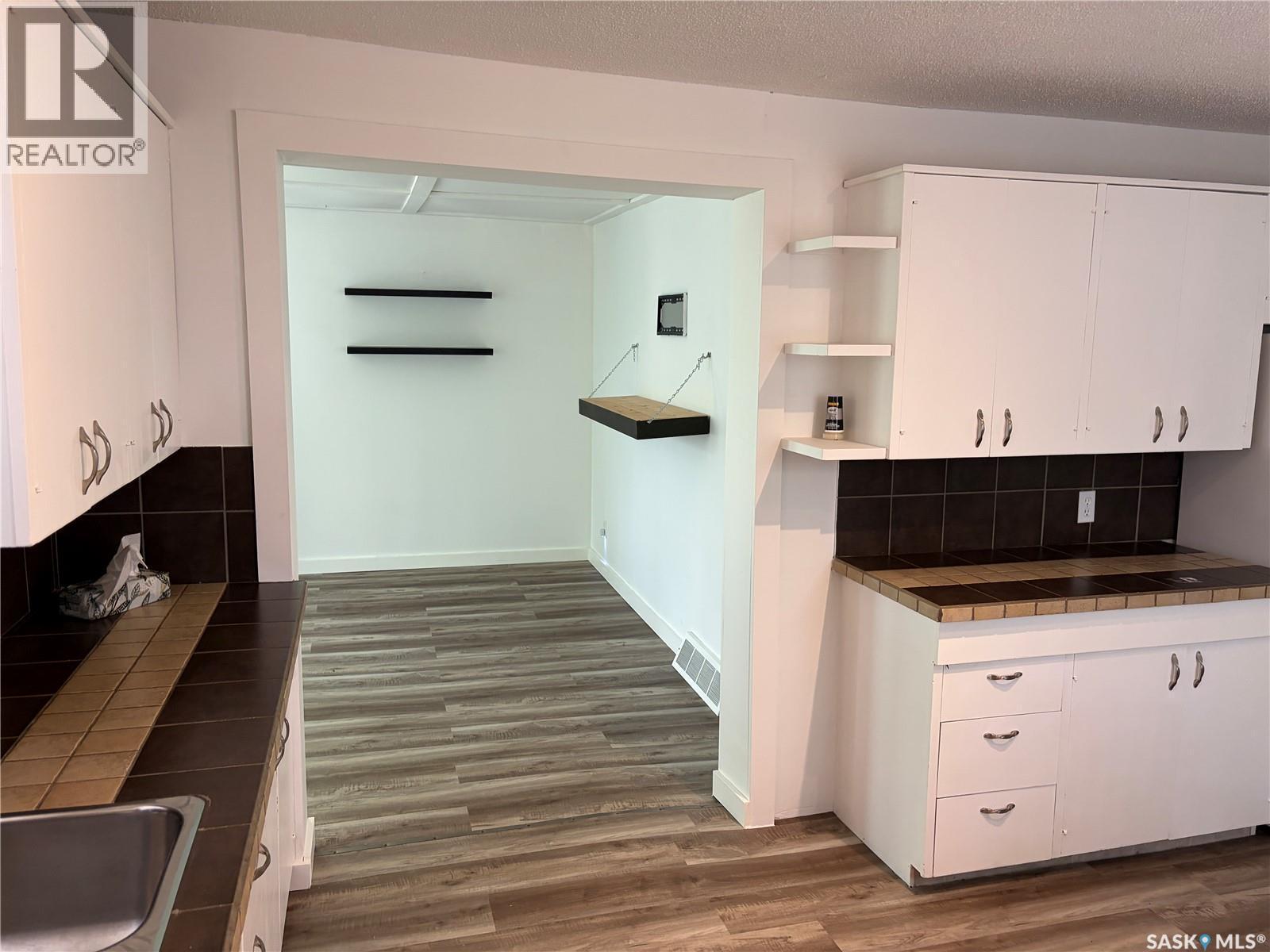 301 1St Avenue Se, Wadena, SK - Indoor