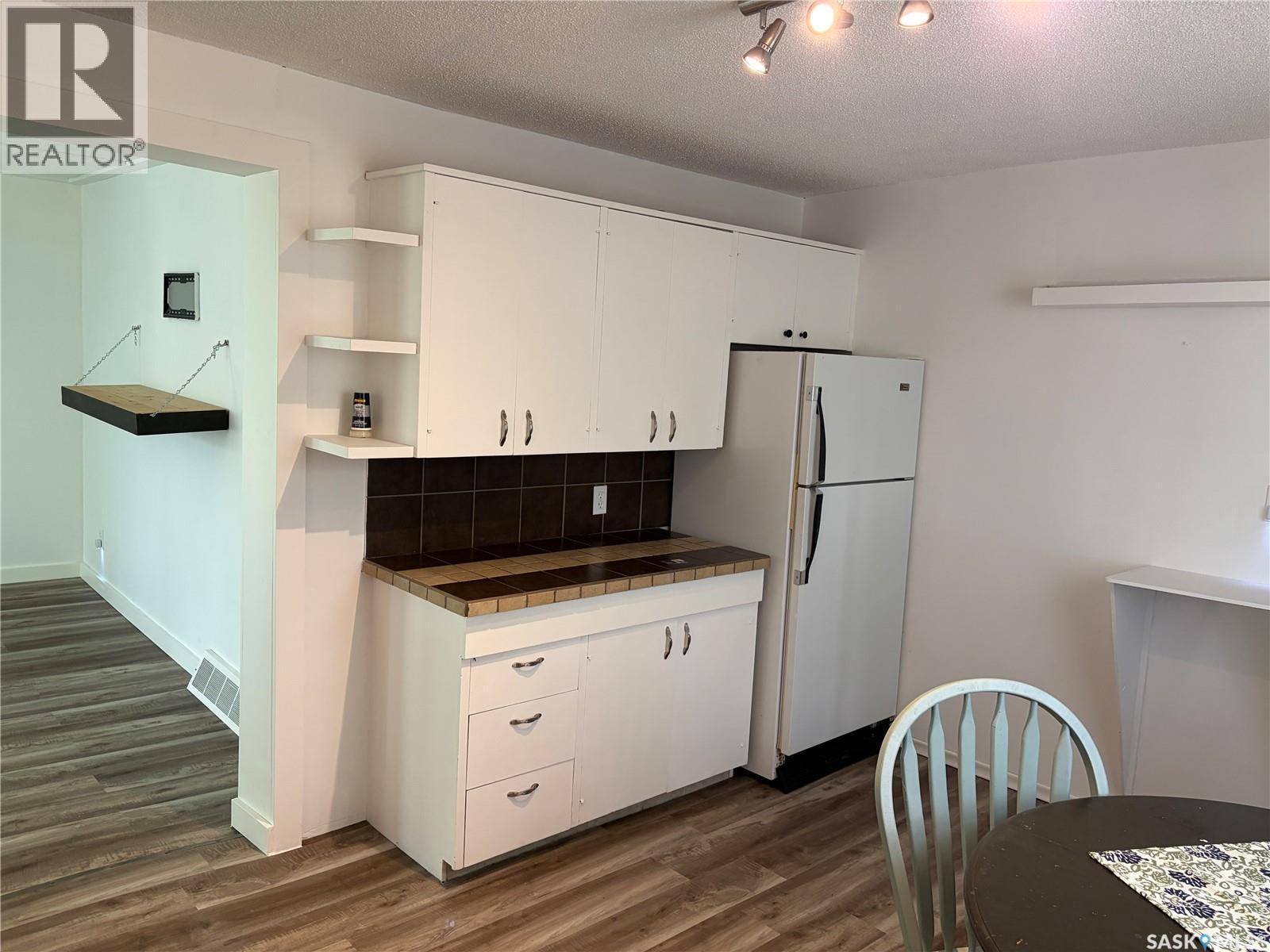 301 1St Avenue Se, Wadena, SK - Indoor Photo Showing Kitchen