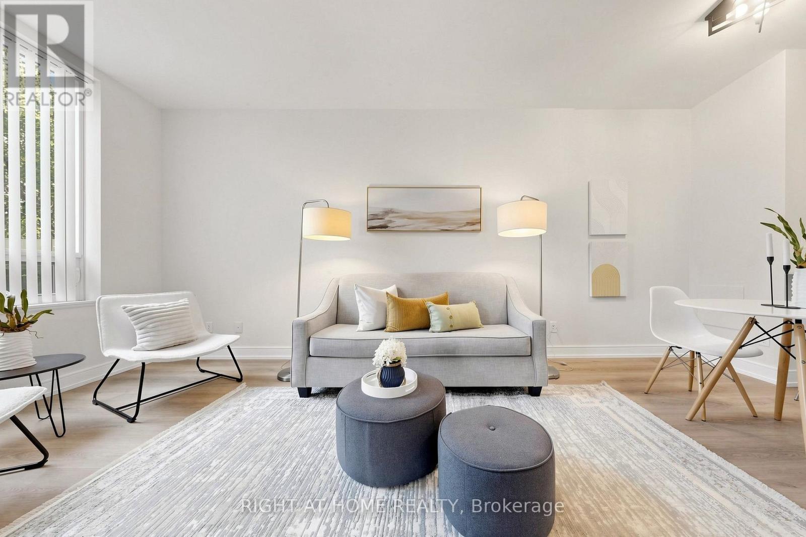 109 - 225 Sherway Gardens Road, Toronto, ON - Indoor Photo Showing Living Room