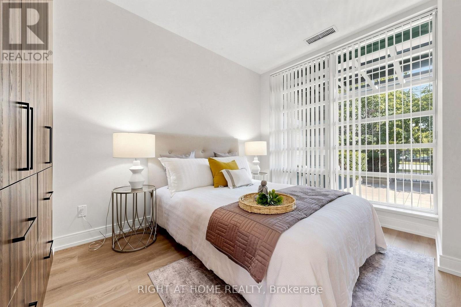 109 - 225 Sherway Gardens Road, Toronto, ON - Indoor Photo Showing Bedroom