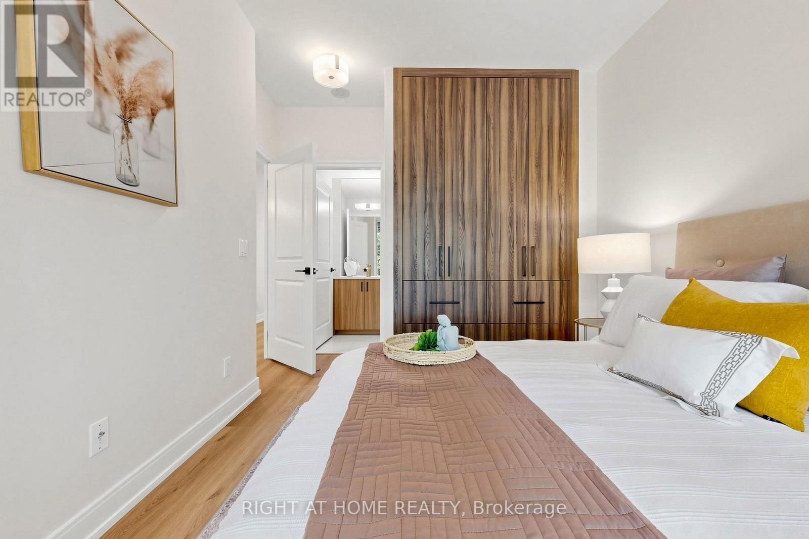 109 - 225 Sherway Gardens Road, Toronto, ON - Indoor Photo Showing Bedroom