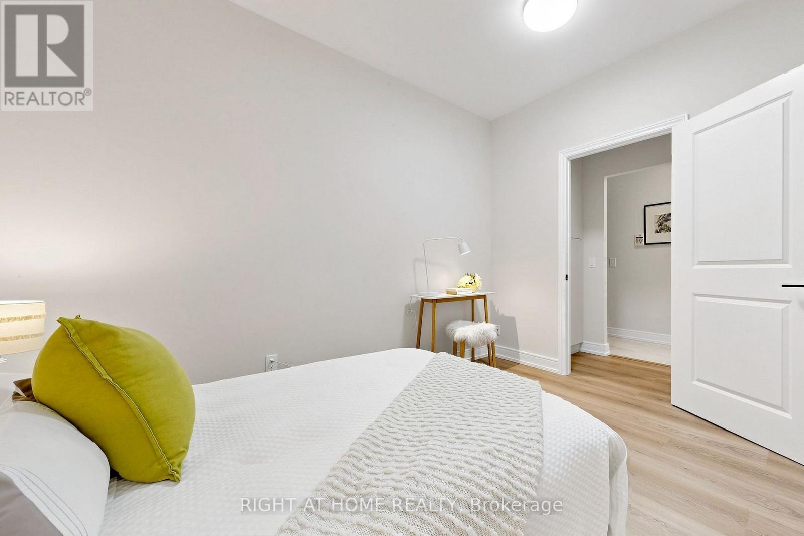 109 - 225 Sherway Gardens Road, Toronto, ON - Indoor Photo Showing Bedroom