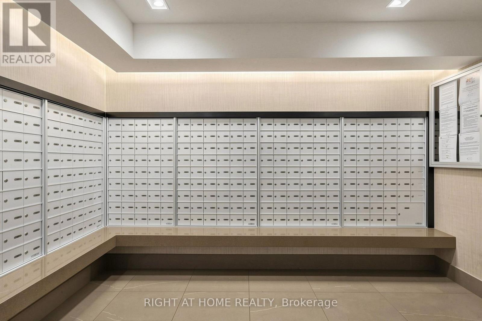 109 - 225 Sherway Gardens Road, Toronto, ON - Indoor Photo Showing Other Room