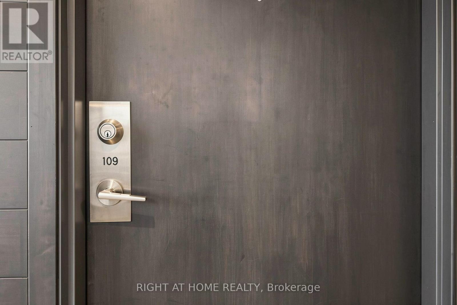 Welcome to unit 109 - 109 - 225 Sherway Gardens Road, Toronto, ON - Photo Showing Other Room