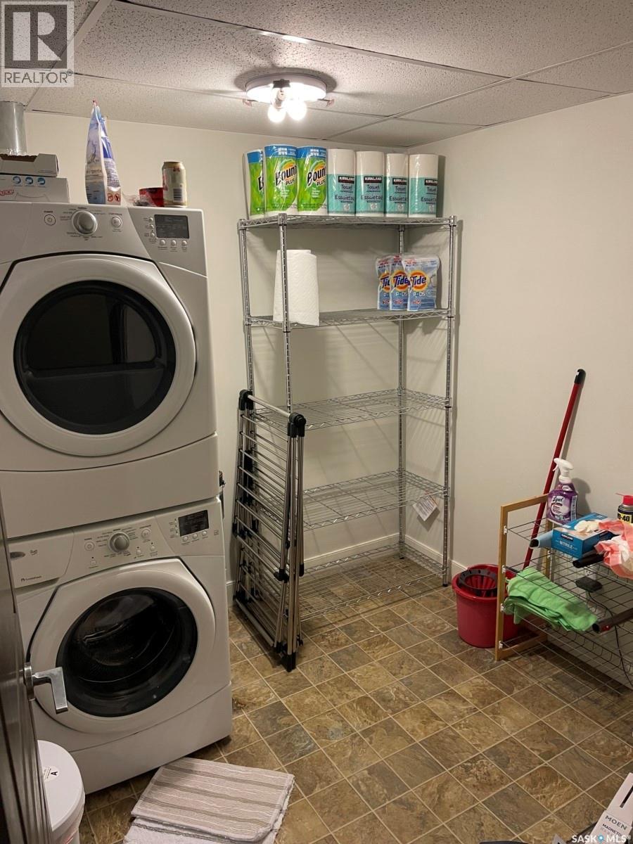 305 721 8Th Street E, Saskatoon, SK - Indoor Photo Showing Laundry Room
