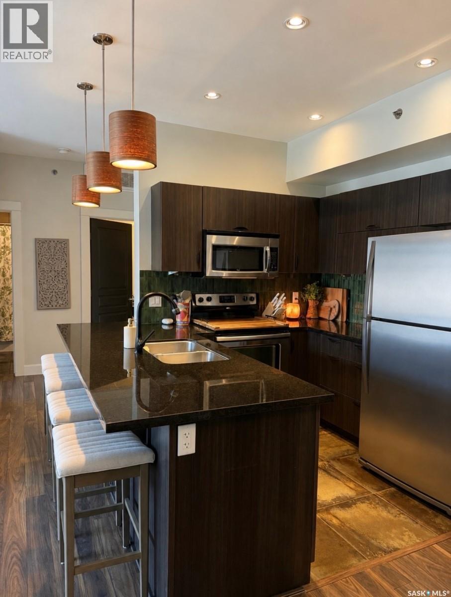 305 721 8Th Street E, Saskatoon, SK - Indoor Photo Showing Kitchen