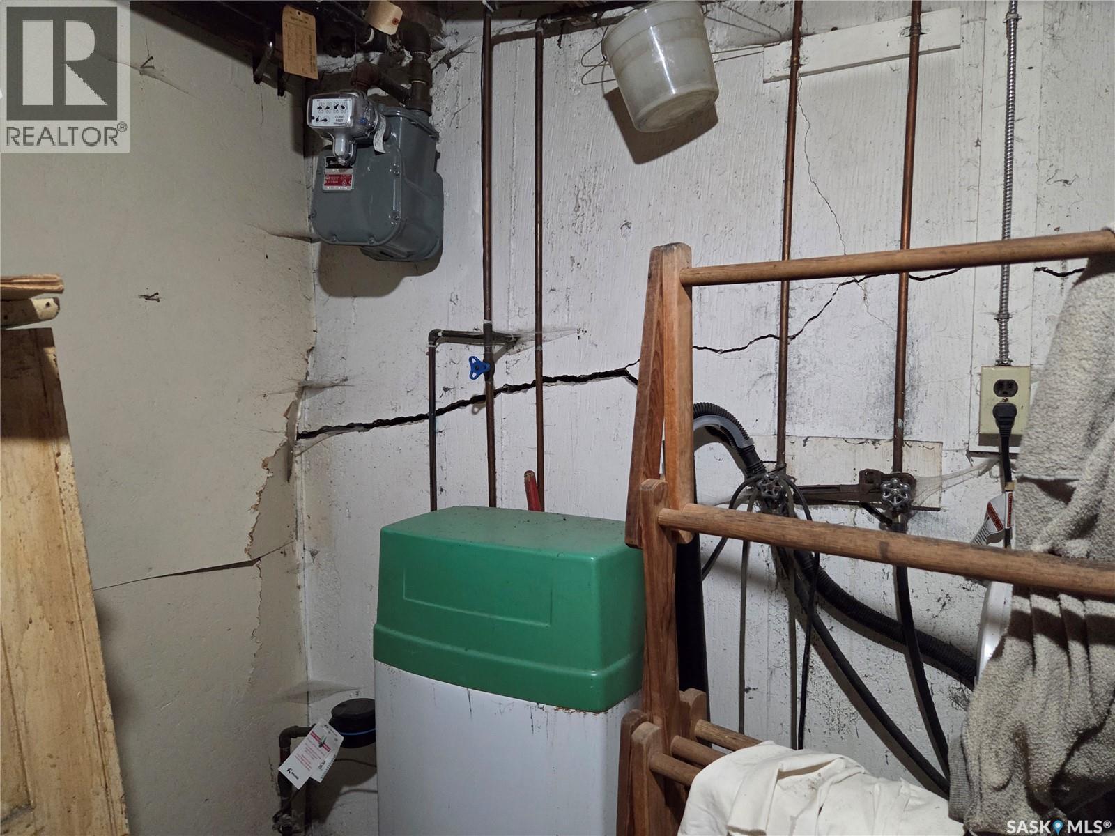 400 Cornwall Street, Regina, SK - Indoor