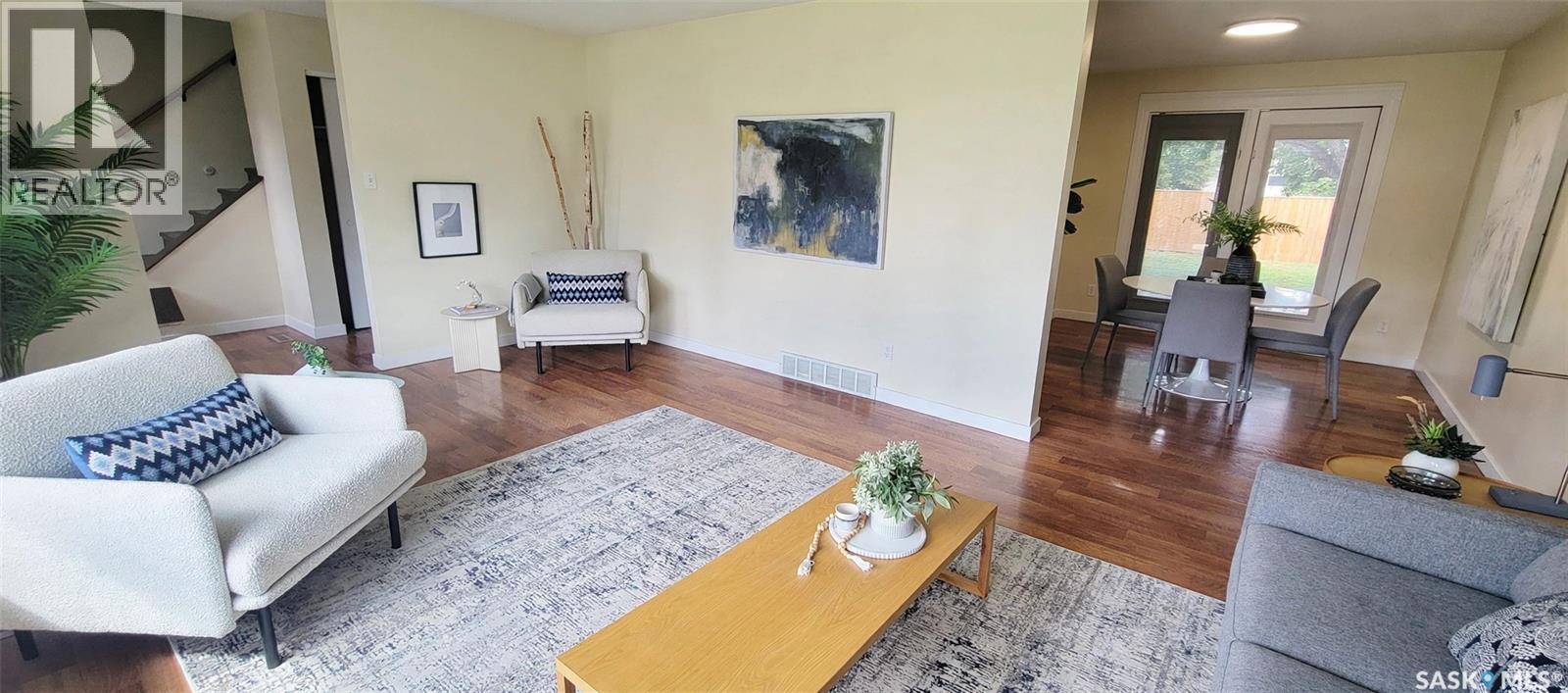 229 Anderson Crescent, Saskatoon, SK - Indoor Photo Showing Living Room