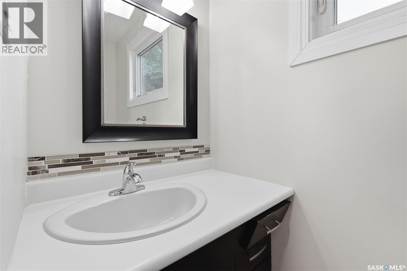 229 Anderson Crescent, Saskatoon, SK - Indoor Photo Showing Bathroom