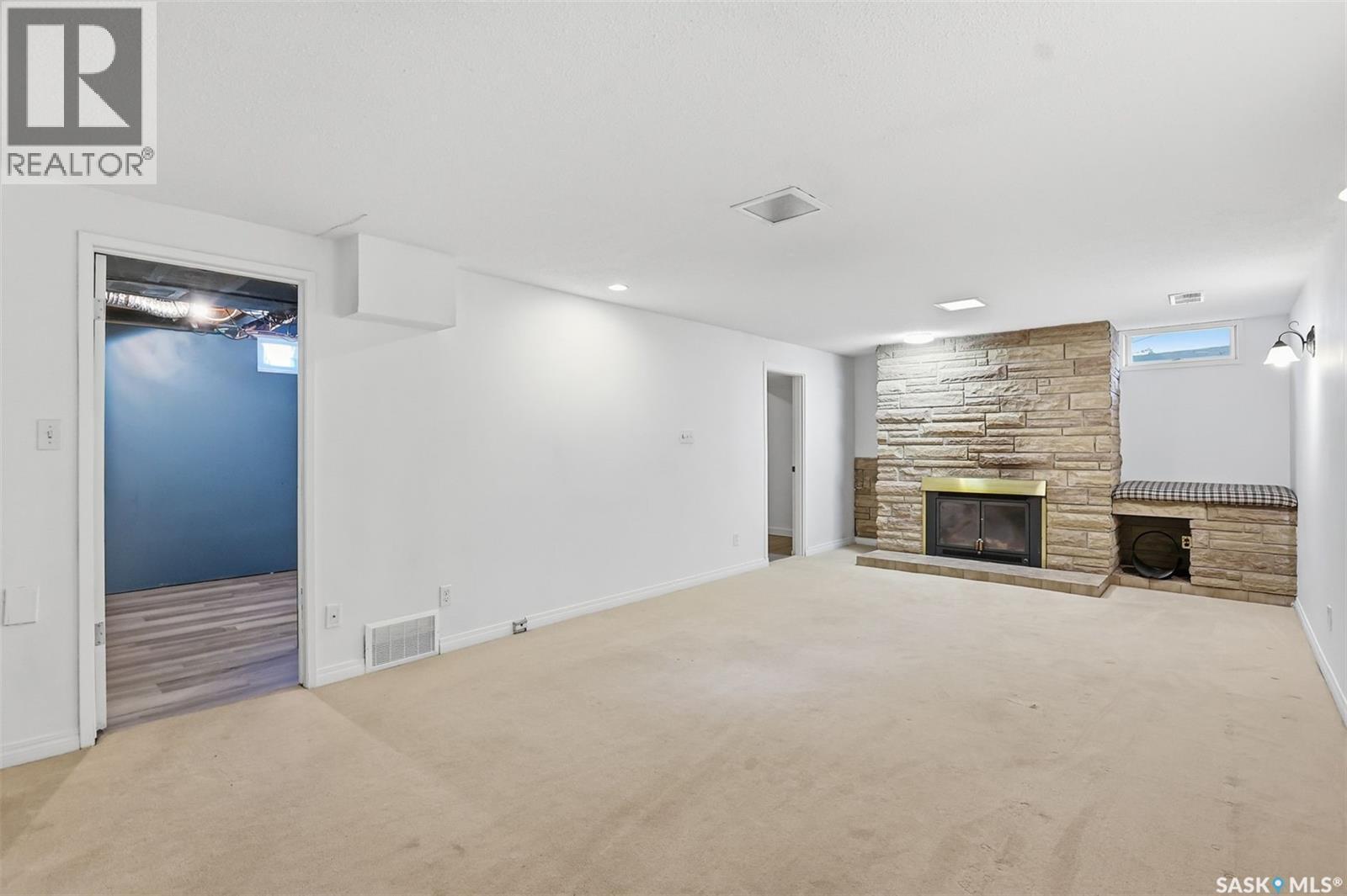 229 Anderson Crescent, Saskatoon, SK - Indoor With Fireplace