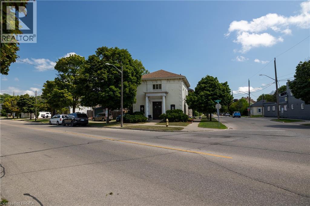 99 West Street, Brantford, ON - Outdoor
