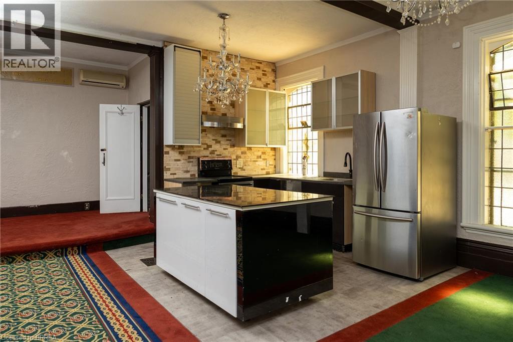 99 West Street, Brantford, ON - Indoor Photo Showing Kitchen