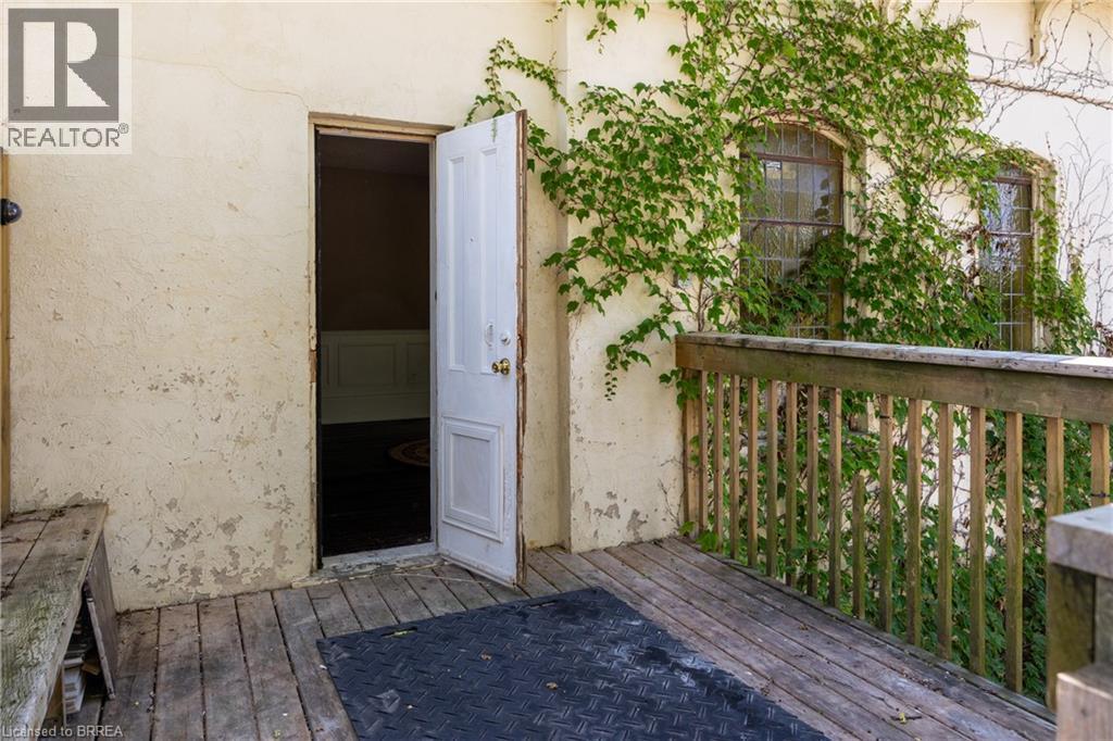 99 West Street, Brantford, ON - Outdoor