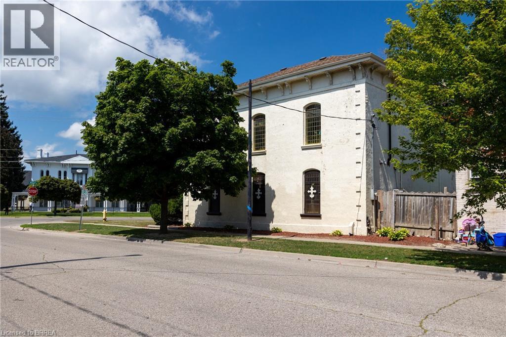 99 West Street, Brantford, ON - Outdoor