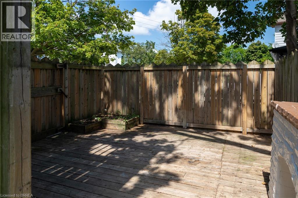 99 West Street, Brantford, ON - Outdoor