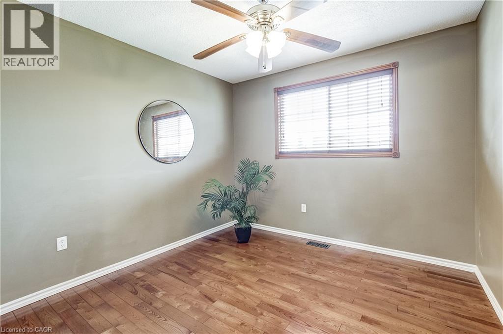 357 Acadia Drive, Hamilton, ON - Indoor Photo Showing Other Room