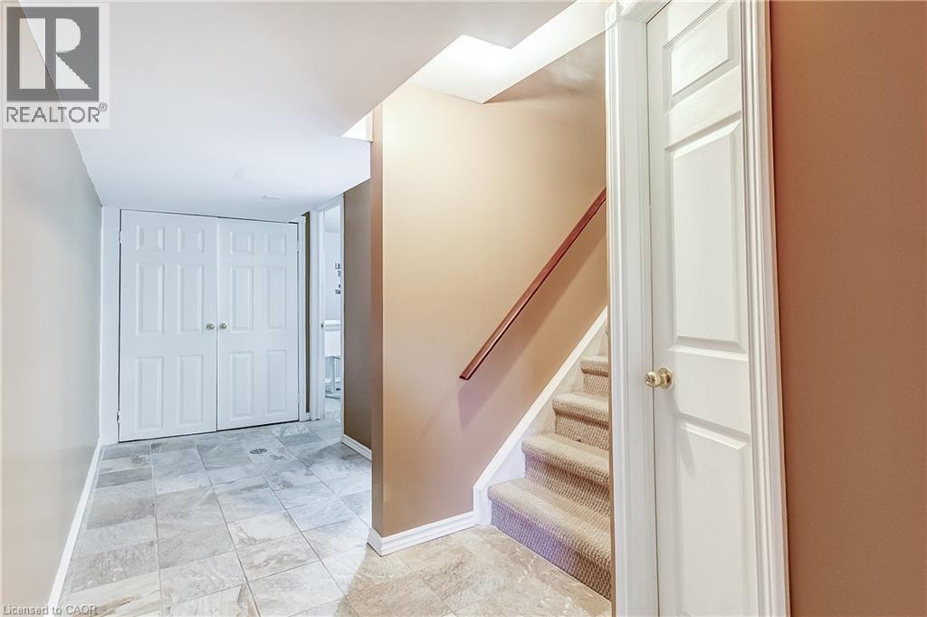 357 Acadia Drive, Hamilton, ON - Indoor Photo Showing Other Room