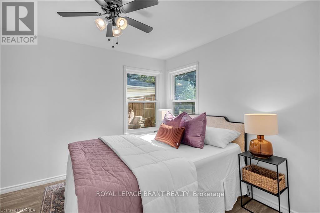 74 Eighth Avenue, Brantford, ON - Indoor Photo Showing Bedroom
