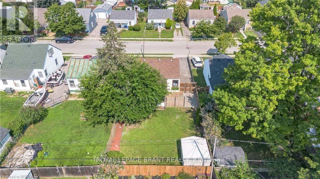 74 Eighth Avenue, Brantford, ON - Outdoor