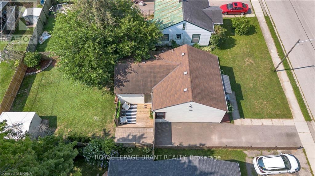 74 Eighth Avenue, Brantford, ON - Outdoor