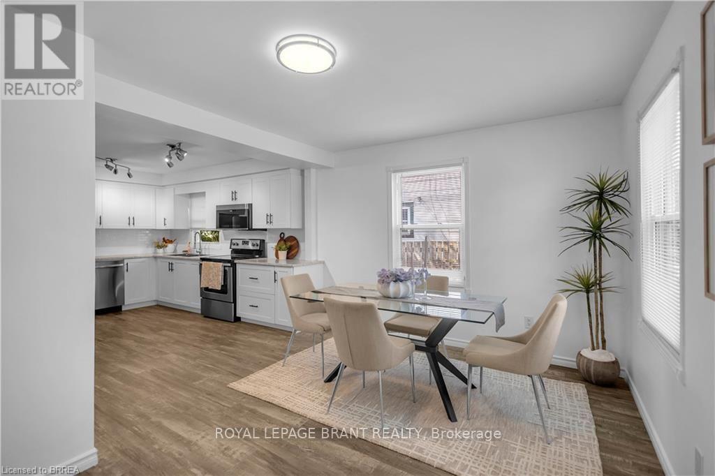 74 Eighth Avenue, Brantford, ON - Indoor