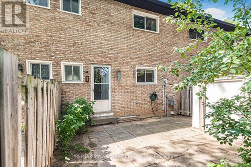 28 Riverdale Drive, Hamilton, ON - Outdoor With Exterior