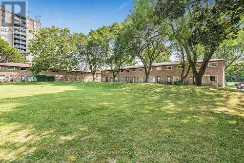 28 Riverdale Drive, Hamilton, ON - Outdoor