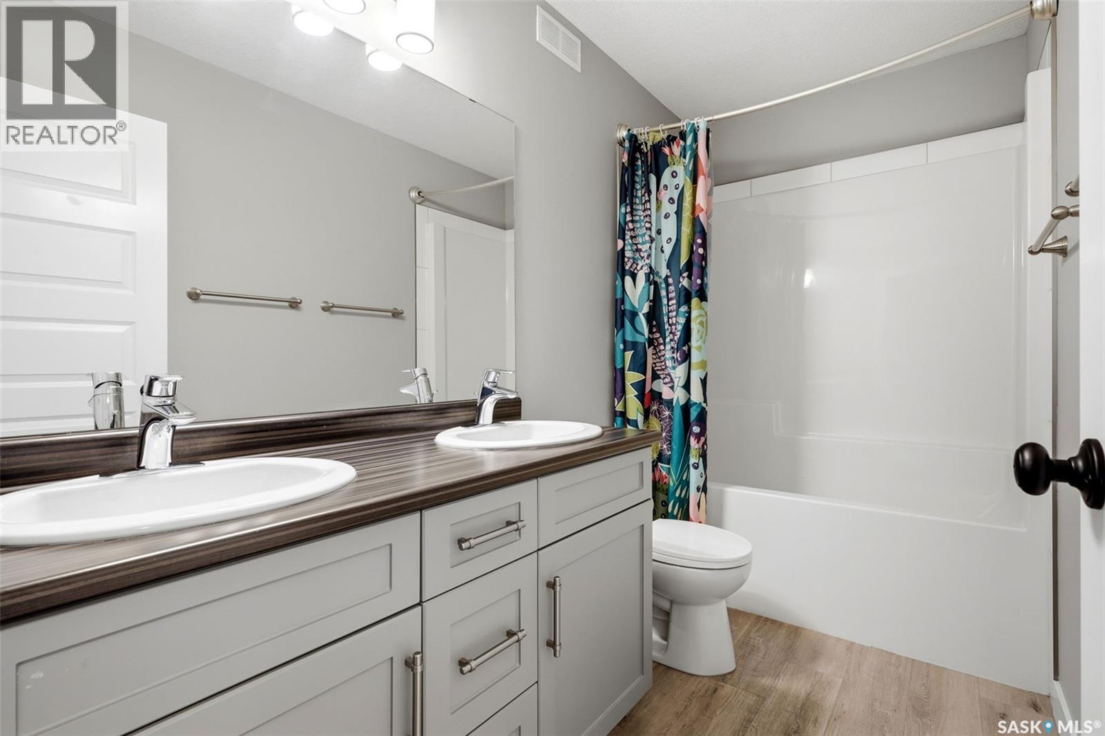 5 3960 7Th Avenue E, Regina, SK - Indoor Photo Showing Bathroom